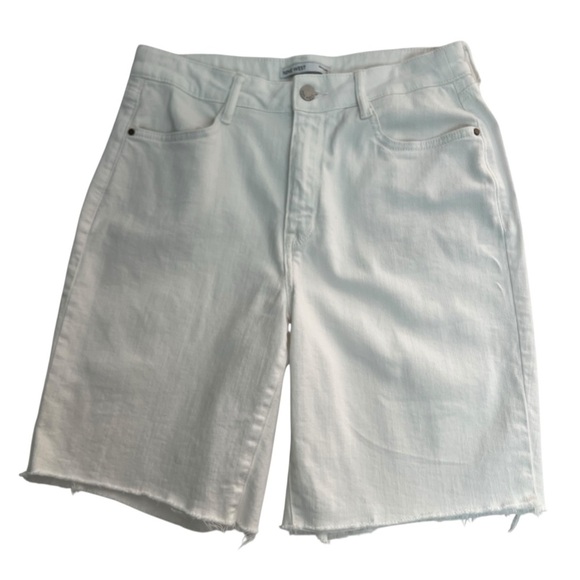 Nine West Women’s Bermuda Shorts Sz 8 White Frayed Hems Pockets Stretch - Picture 1 of 10